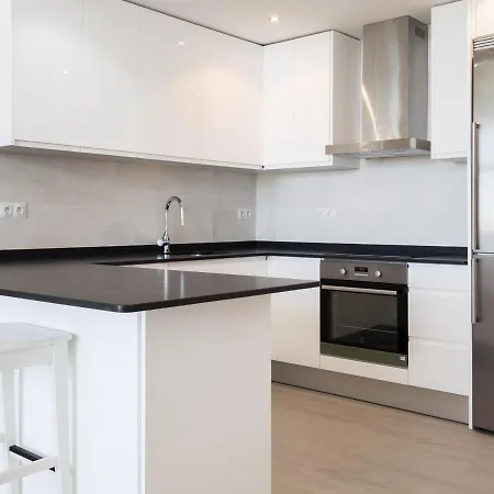 Magnifico Renovado En Primera Linea De Playa Con Terraza, Piscina Y Parking, - Es-228-109 Apartment Roses