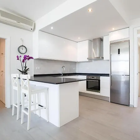 Magnifico Renovado En Primera Linea De Playa Con Terraza, Piscina Y Parking, - Es-228-109 Roses