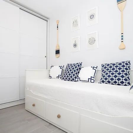 Magnifico Renovado En Primera Linea De Playa Con Terraza, Piscina Y Parking, - Es-228-109